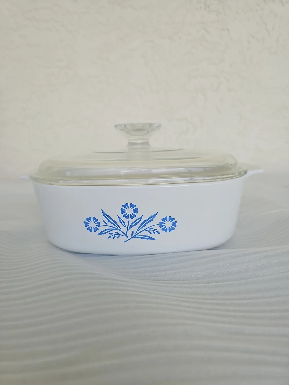 Vintage CorningWare Blue Cornflower Casserole Dish with Glass Lid 2 Liter